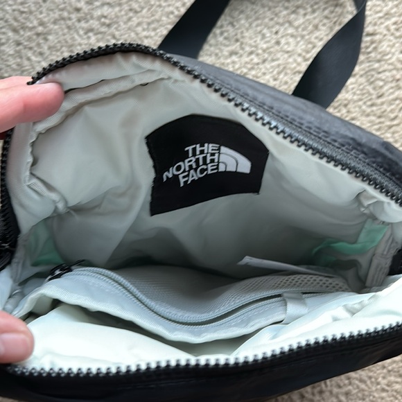 The North Face Nuptse Crossbody bag- Wasabi/black - Picture 2 of 5